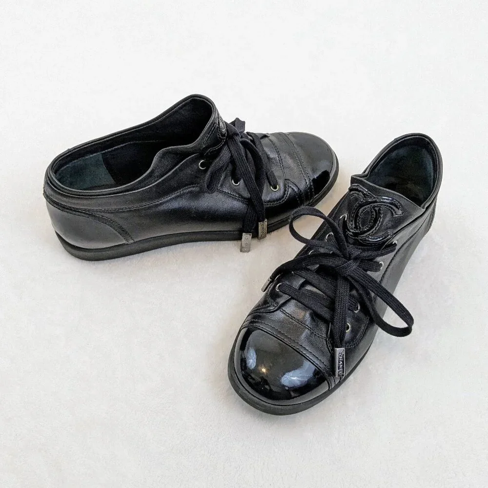 CHANEL Leather Sneaker Trainers Patent Toe Lace Up - Picture 4 of 13